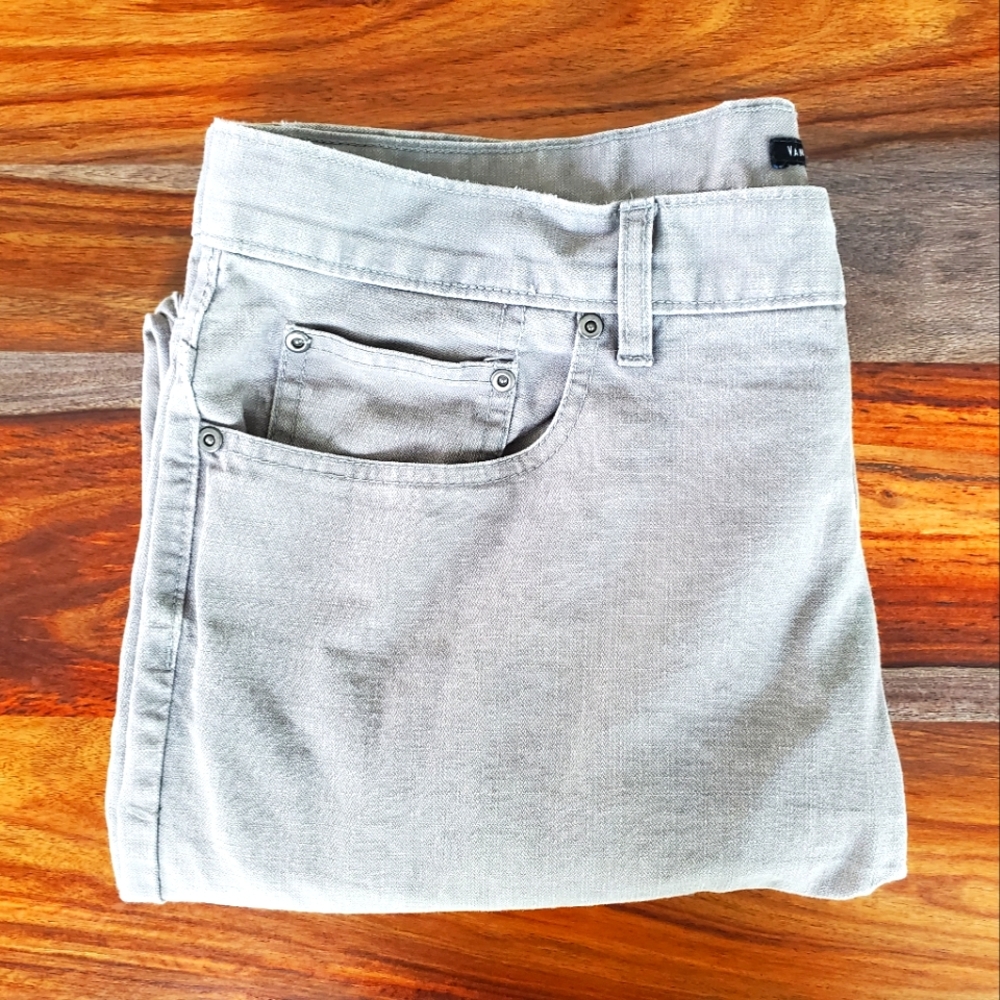 Van Heusen Men's Jeans, Light Gray, 36 Waist, 32 Length